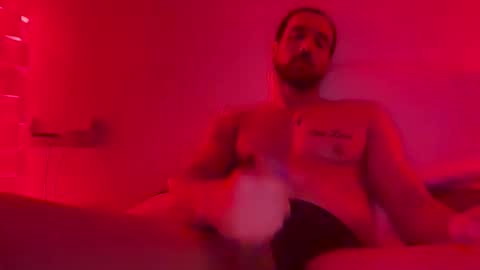 muchachote_ online show from December 18, 5:47 am