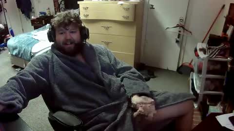 munchieee online show from December 11, 7:54 pm