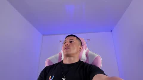 Muscle Man online show from December 22, 5:54 pm