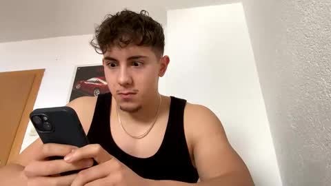 musclejunge72 online show from December 30, 11:04 am