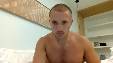 muscleshow00 online show from April 12, 10:06 am