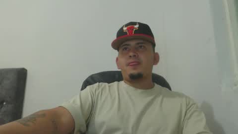 myke_andrade online show from March 12, 2:34 pm