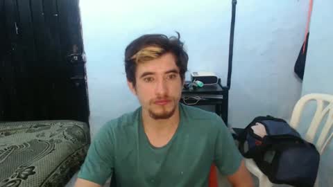 Snapshot of myke_xxx chatting on December 2, 12:27 pm mike online show from December 2, 12:27 pm