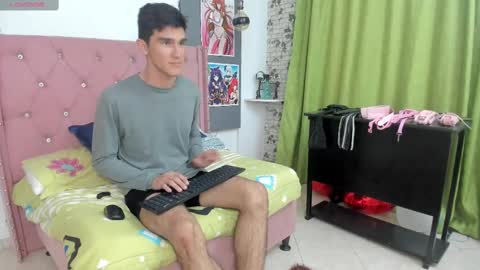 naifummi online show from February 25, 8:19 pm