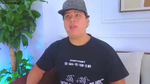 naimruiz_ online show from July 21, 6:43 pm