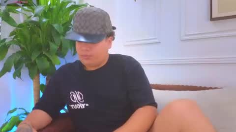 naimruiz_ online show from July 19, 6:58 pm