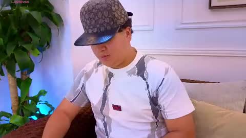 naimruiz_ online show from July 28, 6:42 pm