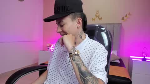 Nascary Fox online show from March 30, 1:12 pm