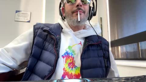 nassobout online show from April 7, 10:54 pm