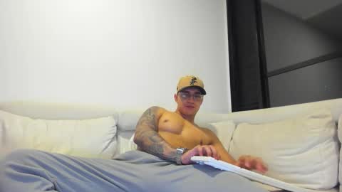 nathan_gross online show from March 18, 12:02 am