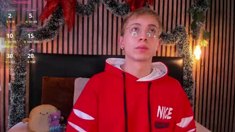 Christopher  Chris online show from December 13, 12:06 pm