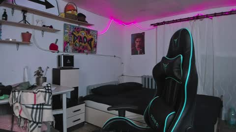 Snapshot of naughty_nik43 chatting on January 9, 2:18 pm Nik online show from January 9, 2:18 pm