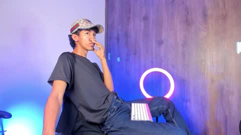 neitan online show from February 19, 1:51 pm