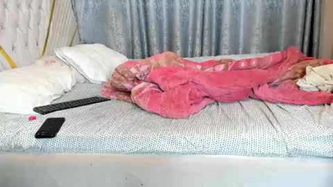 netfux_and_chill online show from April 23, 7:13 am