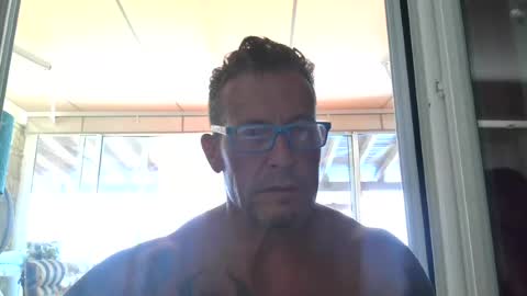 Newbdes online show from July 4, 7:33 am