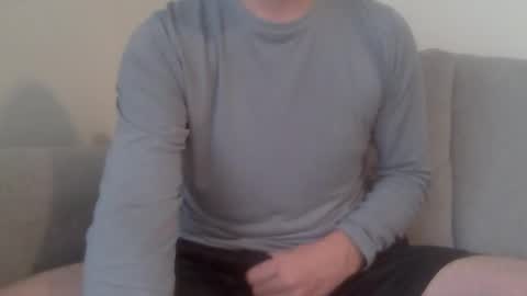 newduser06 online show from February 10, 10:14 pm