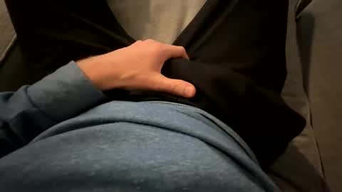 newduser06 online show from February 9, 4:39 am