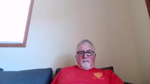 newhallboxer online show from April 3, 5:32 pm