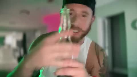 niceballz69 online show from May 1, 9:39 pm