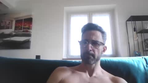 nicefrenchguy79 online show from November 6, 9:45 am