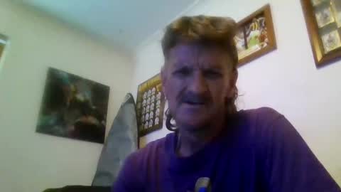 Snapshot of niceozziecockxxx chatting on December 9, 8:22 am Sexiishaine online show from December 9, 8:22 am