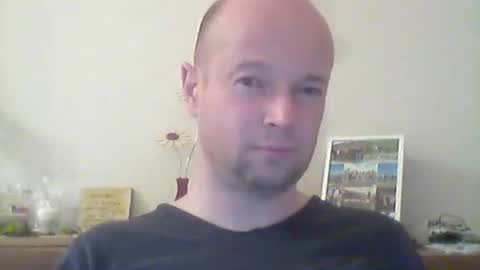 nick1990b online show from October 22, 5:27 pm