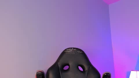 Snapshot of nick_collins20 chatting on October 2, 11:42 pm Nick online show from October 2, 11:42 pm