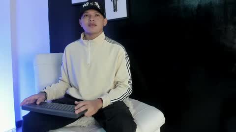nico_saint_ online show from June 3, 11:12 am