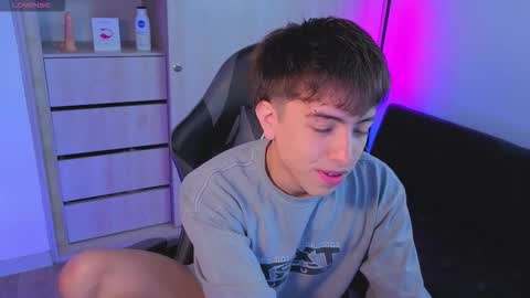 Nicolas online show from October 25, 8:10 pm