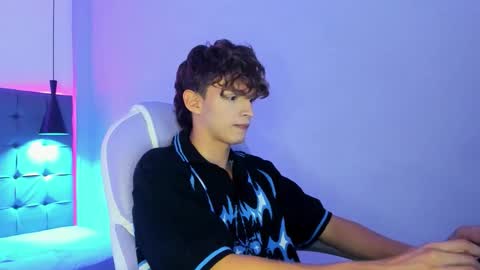 nicolasferrer18 online show from December 14, 7:54 pm