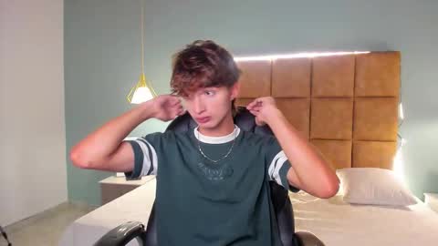 nicolasferrer18 online show from November 9, 7:51 pm