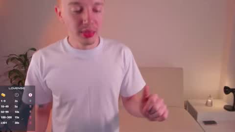 Nicolas Mucci online show from October 24, 1:46 pm