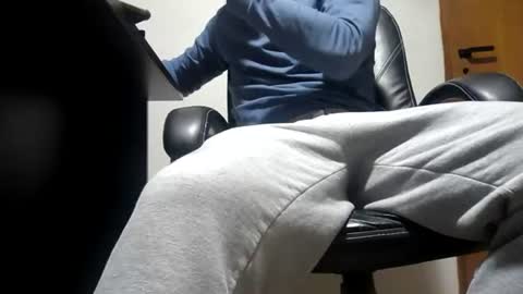 nilewestt02 online show from June 20, 9:03 am