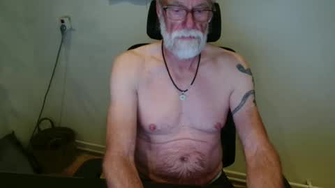 nipplesilverdad55 online show from September 21, 8:09 pm
