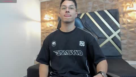 Noah online show from February 22, 6:09 pm