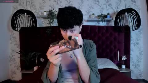 noah_dupont_ online show from March 5, 12:23 pm