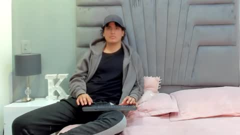 Noah Ferrary online show from November 4, 9:27 pm