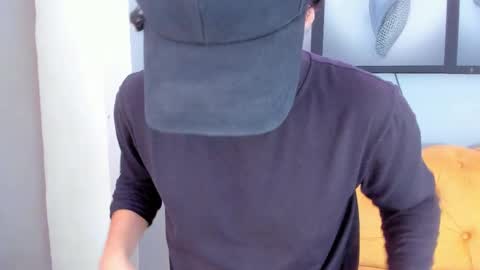 Noah Ferrary online show from November 7, 12:36 am