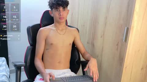 Snapshot of noah_garcia_thompson chatting on October 24, 9:38 pm Noah Garcia  online show from October 24, 9:38 pm