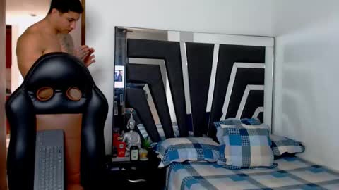 Noah Harris01 online show from February 27, 3:44 pm