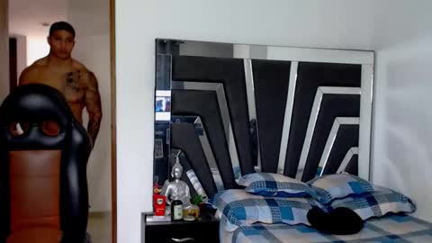 Noah Harris01 online show from April 5, 5:31 pm