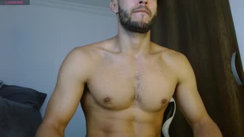 Noah online show from December 8, 4:18 pm