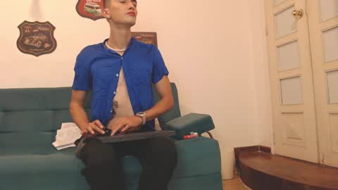 noahmoore_ online show from February 3, 11:20 am