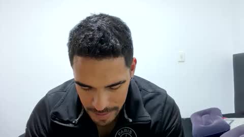 Snapshot of noahsexx98 chatting on September 21, 11:10 am noahsexx98 online show from September 21, 11:10 am