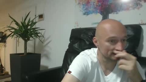 nordicrunner76 online show from May 25, 12:17 am