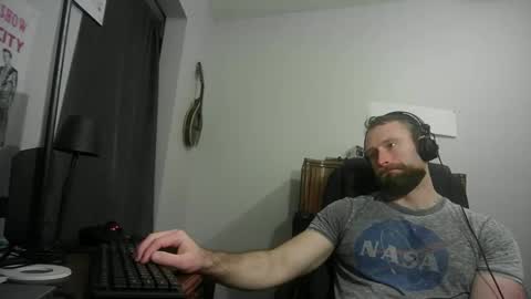 nosedfc online show from December 14, 11:56 pm