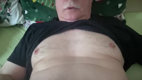 nukiss online show from March 31, 8:27 am