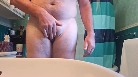 Snapshot of nuttnspecial45 chatting on October 28, 7:27 pm nuttnspecial45 online show from October 28, 7:27 pm