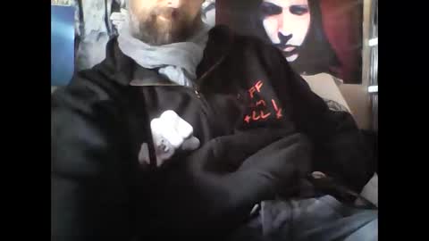 Snapshot of oedipe666 chatting on January 3, 9:36 am oedipe666cam online show from January 3, 9:36 am