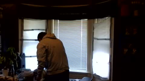 oscar flores online show from April 6, 1:12 pm